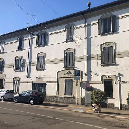 L' Appartamento Del Borgo - Parcheggio Riservato Pavia Eksteriør billede