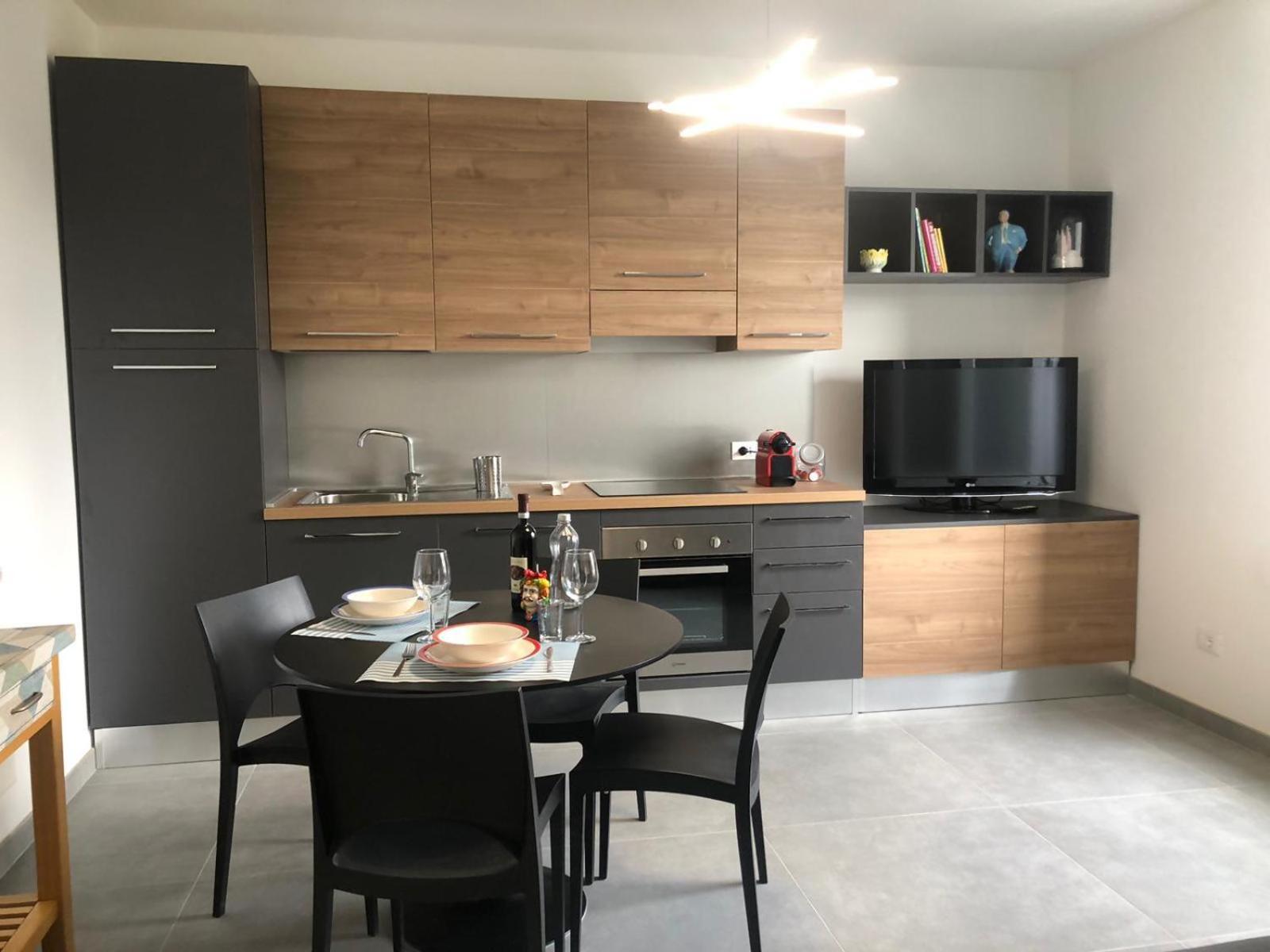 L' Appartamento Del Borgo - Parcheggio Riservato Pavia Eksteriør billede